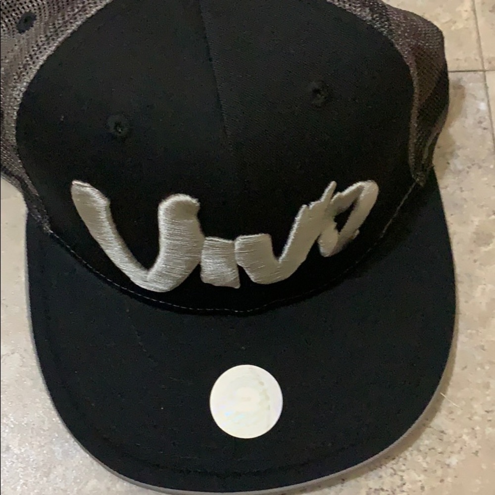 BNWT Vivo Hat